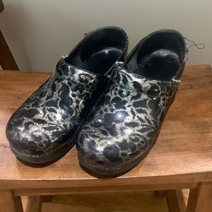 Dansko Shoes - WORN ** SIZE 38